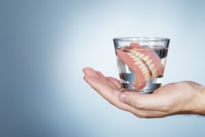 Modern dentures in glass, the final result of evolution of dentures 